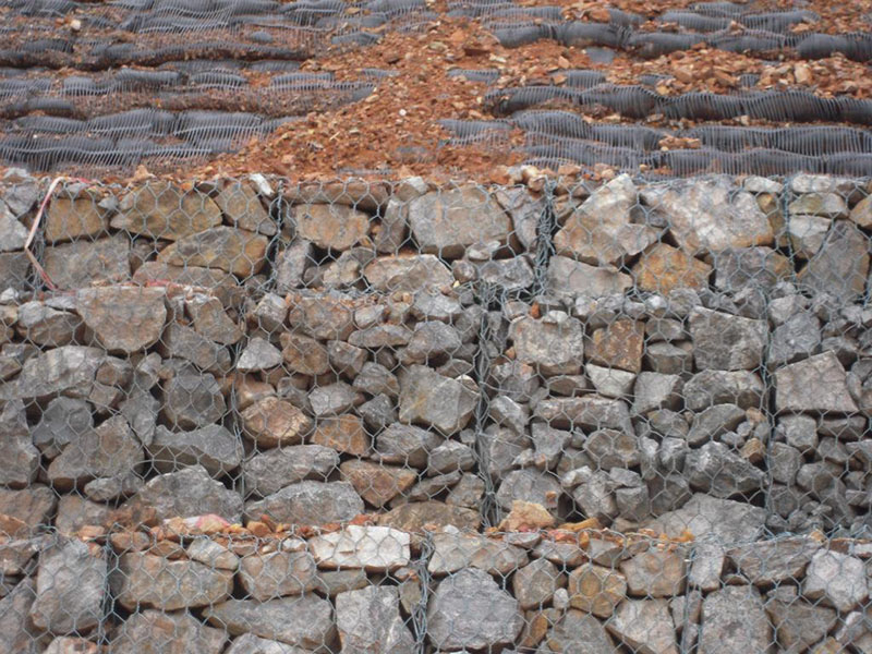 石籠網(wǎng)擋土墻 石籠網(wǎng)擋土墻