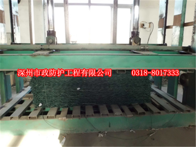 覆塑雷諾護(hù)墊